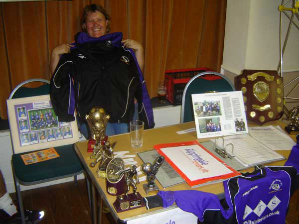 10-APM08-Football-Club