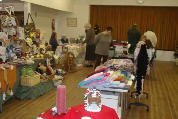 HallXmasFair05-01