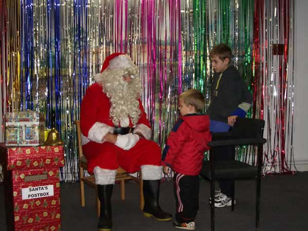 HallXmasFair05-05