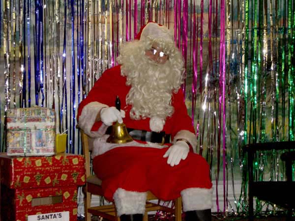HallXmasFair05-06