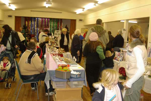 HallXmasFair06-01