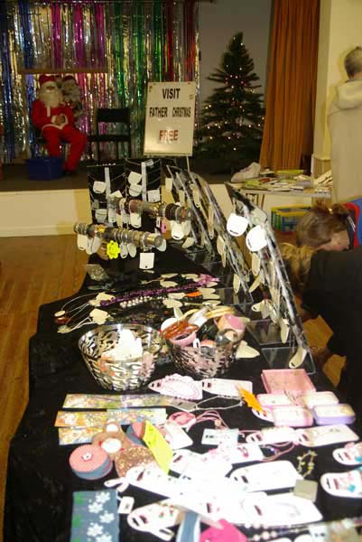 HallXmasFair06-06