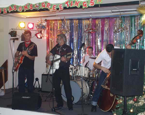 HoundogsNewYear0607-w02