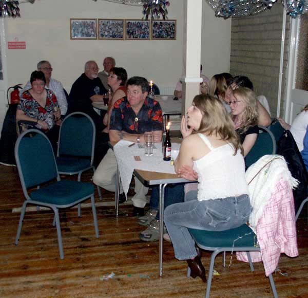 HoundogsNewYear0607-w09