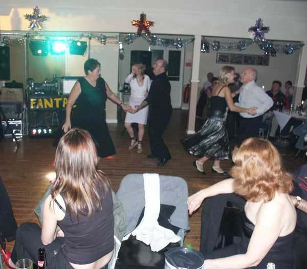 HoundogsNewYear0607-w16