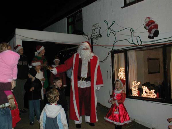 SantaHogRoast2006-05