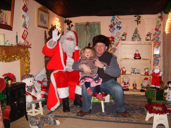 SantaHogRoast2006-16