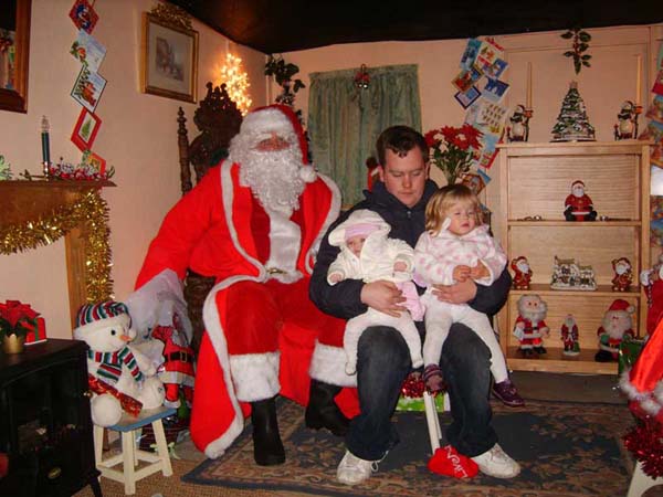 SantaHogRoast2006-17