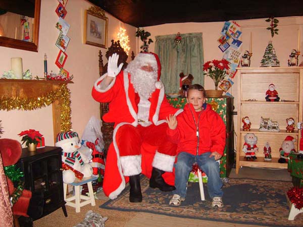 SantaHogRoast2006-19