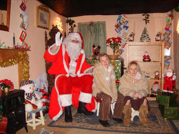 SantaHogRoast2006-21