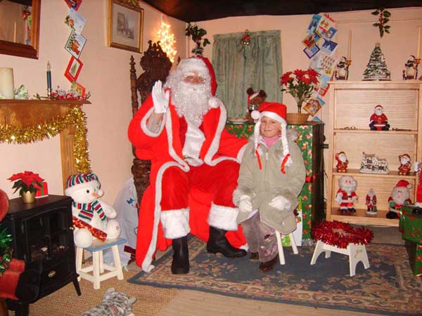 SantaHogRoast2006-27