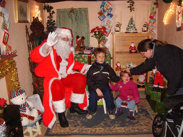 SantaHogRoast2006-29