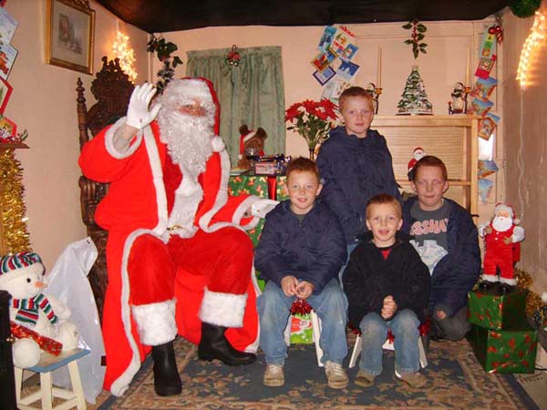 SantaHogRoast2006-30
