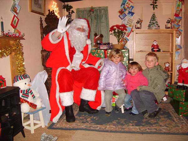 SantaHogRoast2006-31