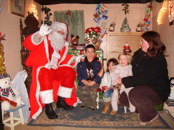 SantaHogRoast2006-32