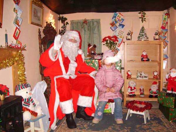 SantaHogRoast2006-35