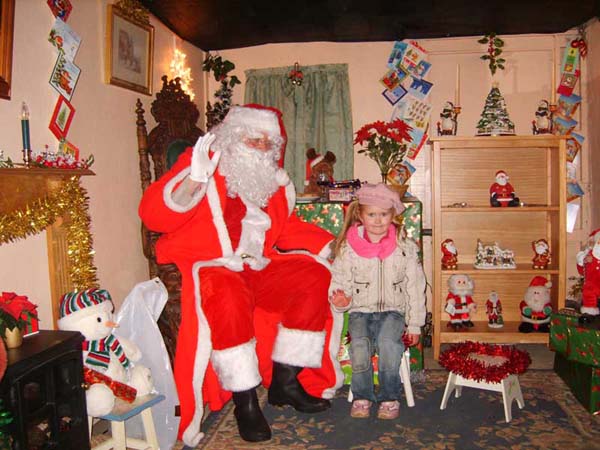 SantaHogRoast2006-36