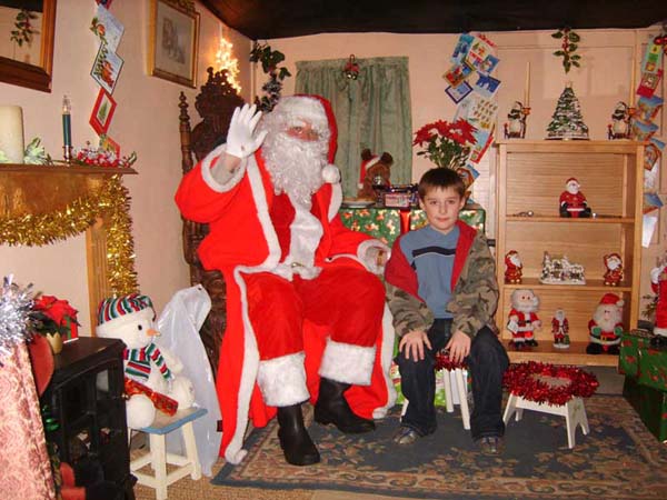 SantaHogRoast2006-37